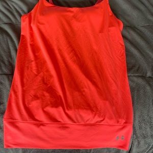 Underarmour workout top with padding